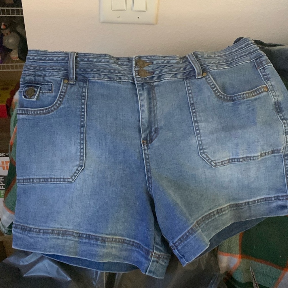 One 5 one shorts size 16 only wore a couple times
